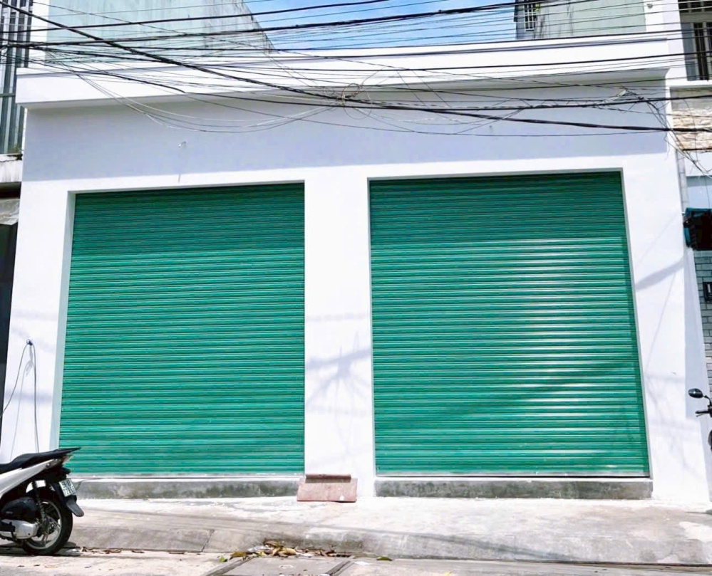 NHÀ CẤP 4 ĐANG LÀM KHO 8x18M - HẺM THÔNG XE TẢI - 1/ QUẬN TÂN PHÚ - NGAY CHỢ TÂN HƯƠNG
