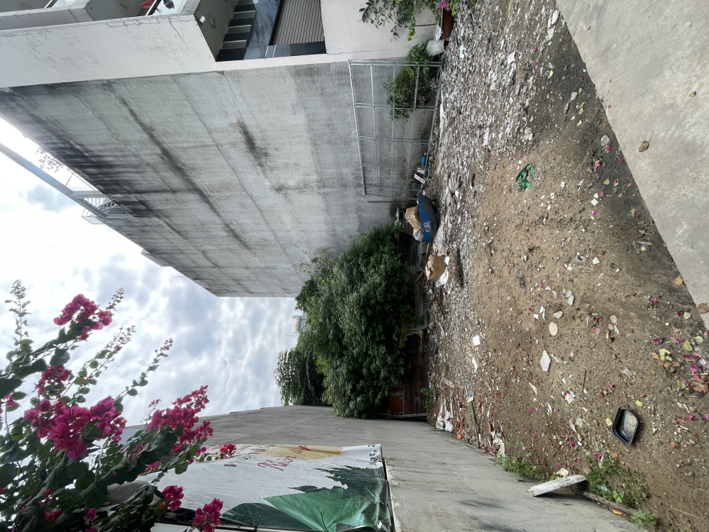 ĐẤT LỚN XÂY CHDV - 8.6x24m - CN GẦN 210m2 - HẺM XE...