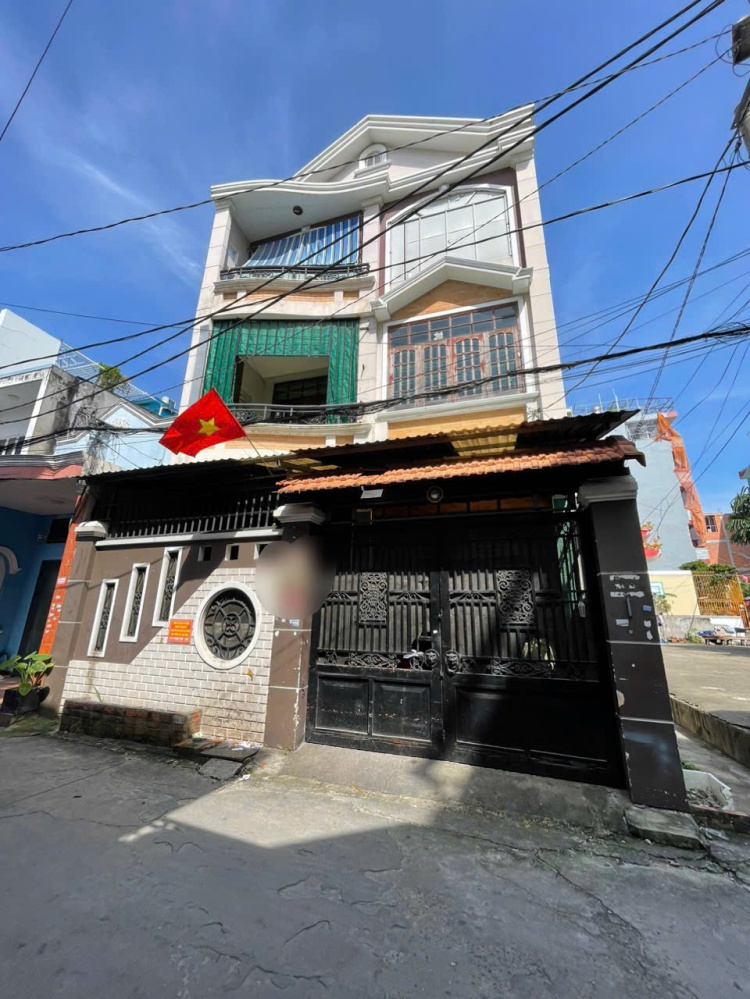 NHÀ 1/ ĐÚC 3 TẦNG - 7,9x17M NỞ HẬU - HẺM THÔNG XE...