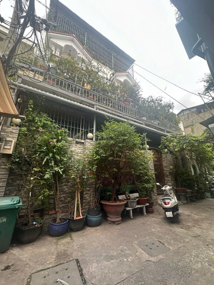 NHÀ 4 TẦNG NGAY TRƯỜNG CHINH / TKTQ - 11x18M - 29 PHÒNG - THU NHẬP 70-100tr - HẺM 4M