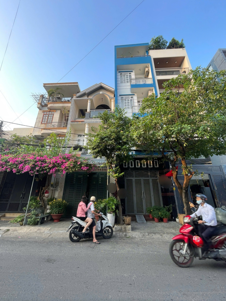 Nhà 5 Tầng 4,2x25M - Q.Tân Phú - Hẻm VIP thông xe...
